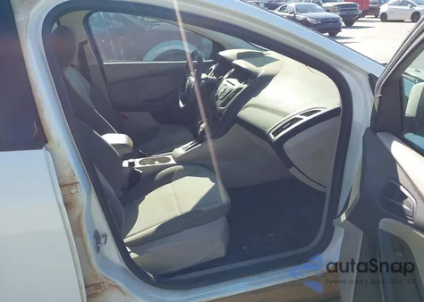 2012 Ford Focus Se z USA, uszkodzony, nr VIN 1FAHP3F23CL469925